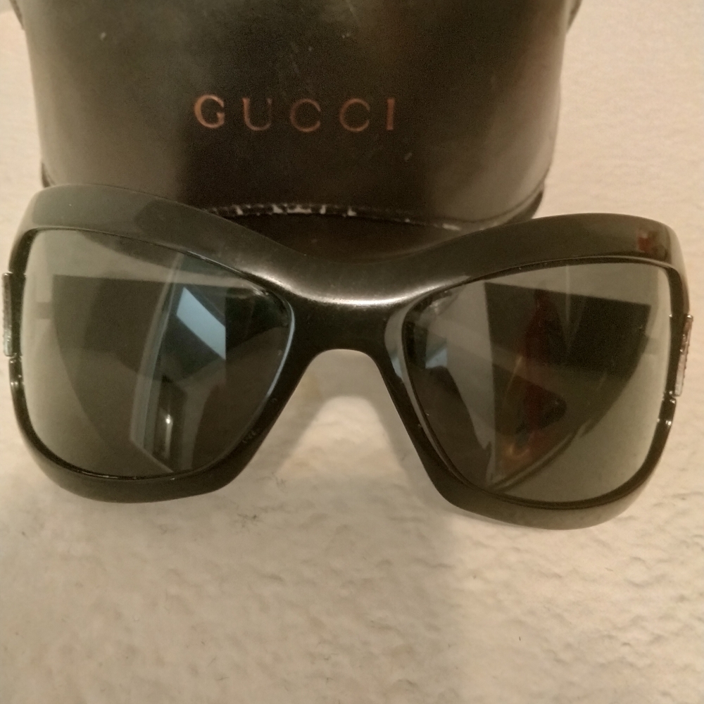 Black Gucci Sunglasses